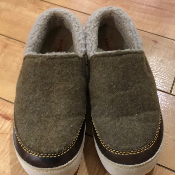 sorel mackenzie snow slip ons